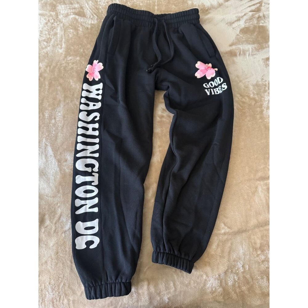 Washington DC Good Vibes Black Jogger Sweatpants Cherry Blossom Graphic – Size M